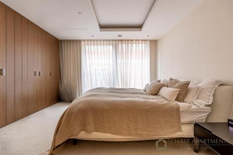 2 bedroom apartment for sale, Savoy House, London WC2R