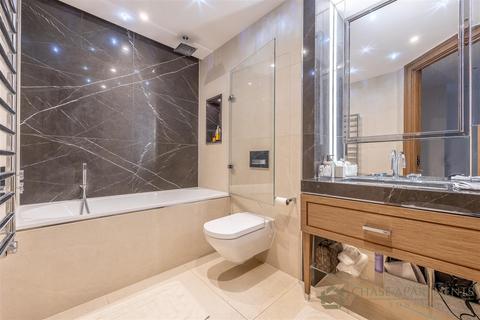 2 bedroom apartment for sale, Savoy House, London WC2R
