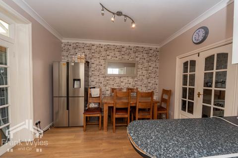 4 bedroom end of terrace house for sale, Rossendale Road, Lytham St. Annes, Lancashire