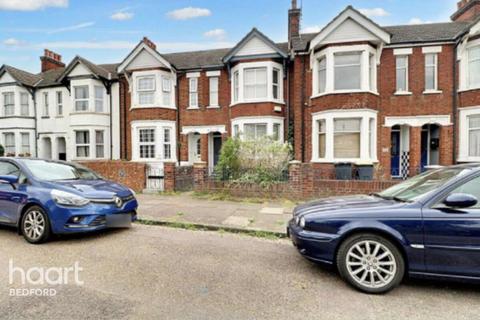 3 bedroom terraced house to rent, Hardwick Road, BEDFORD