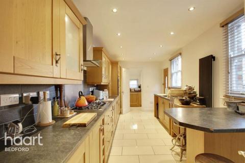 3 bedroom terraced house to rent, Hardwick Road, BEDFORD