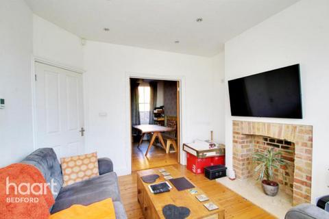 3 bedroom terraced house to rent, Hardwick Road, BEDFORD