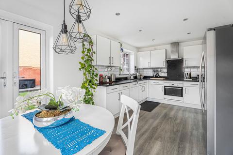4 bedroom link detached house for sale, Epsom Way, Bicester, OX26