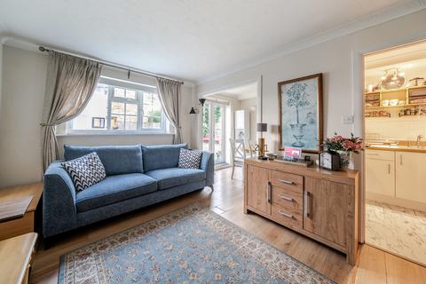 1 bedroom house for sale, Limebush Close, New Haw, KT15