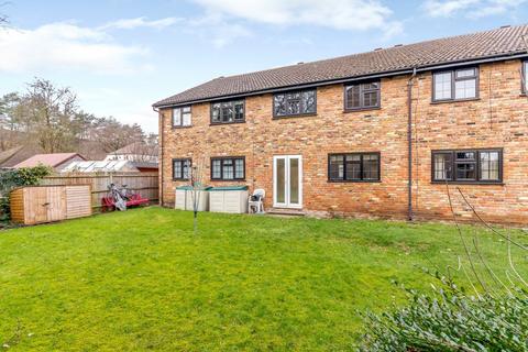 1 bedroom house for sale, Limebush Close, New Haw, KT15