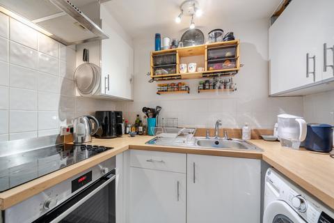 1 bedroom house for sale, Limebush Close, New Haw, KT15