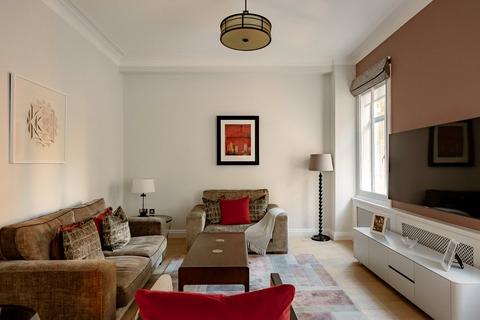 2 bedroom apartment to rent, Park Street, Mayfair W1K