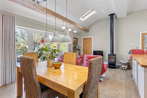 undefined, Broadway Lane, Blo Norton