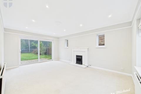 3 bedroom detached house to rent, High Beeches, Gerrards Cross