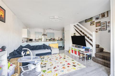 2 bedroom flat for sale, Litlington Court, Seaford, Seaford