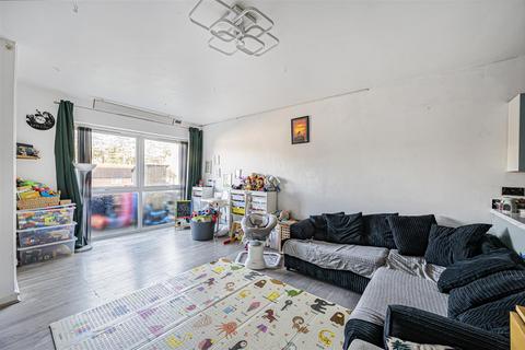 2 bedroom flat for sale, Litlington Court, Seaford, Seaford