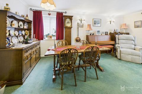 2 bedroom detached bungalow for sale, Willingdon Park Drive, Eastbourne BN22