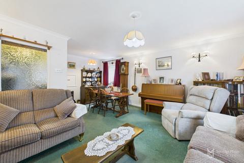 2 bedroom detached bungalow for sale, Willingdon Park Drive, Eastbourne BN22