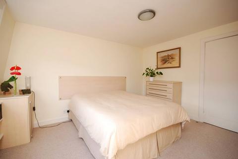 1 bedroom flat to rent, Sussex Gardens, Lancaster Gate, London, W2