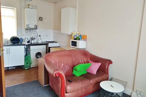 1 bedroom maisonette to rent, Cathays, Cardiff  CF24