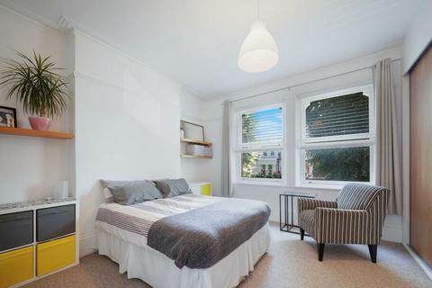 1 bedroom flat to rent, Thorney Hedge Road, London, W4