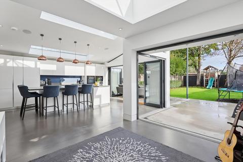 undefined, Curzon Road, Weybridge, Surrey, KT13