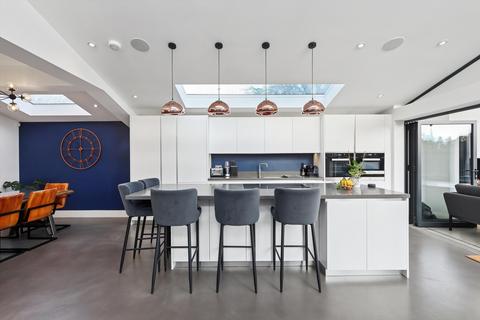 undefined, Curzon Road, Weybridge, Surrey, KT13