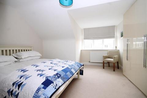 3 bedroom house to rent, OAKS LANE, GREAT BOOKHAM, KT23