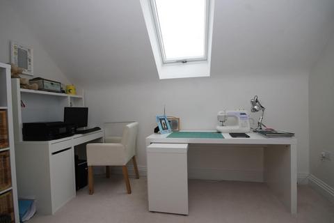 3 bedroom house to rent, OAKS LANE, GREAT BOOKHAM, KT23