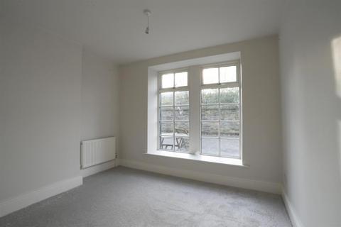 2 bedroom flat to rent, Holywell Grove, Armley, LEEDS