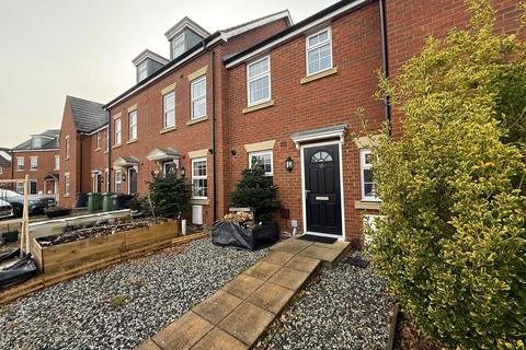 2 bedroom terraced house to rent, Old Oak Close, Norfolk NR18