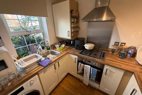 2 bedroom terraced house to rent, Old Oak Close, Norfolk NR18