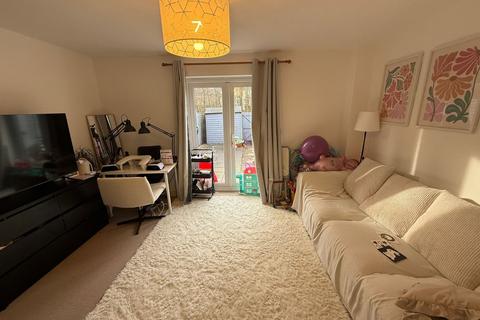 2 bedroom terraced house to rent, Old Oak Close, Norfolk NR18