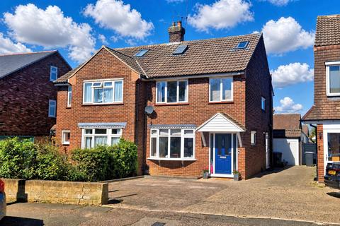 4 bedroom semi-detached house for sale, Woodberry Down, Epping