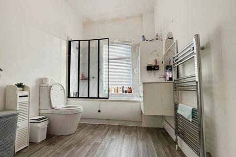 2 bedroom house for sale, Gordon Street, Leigh