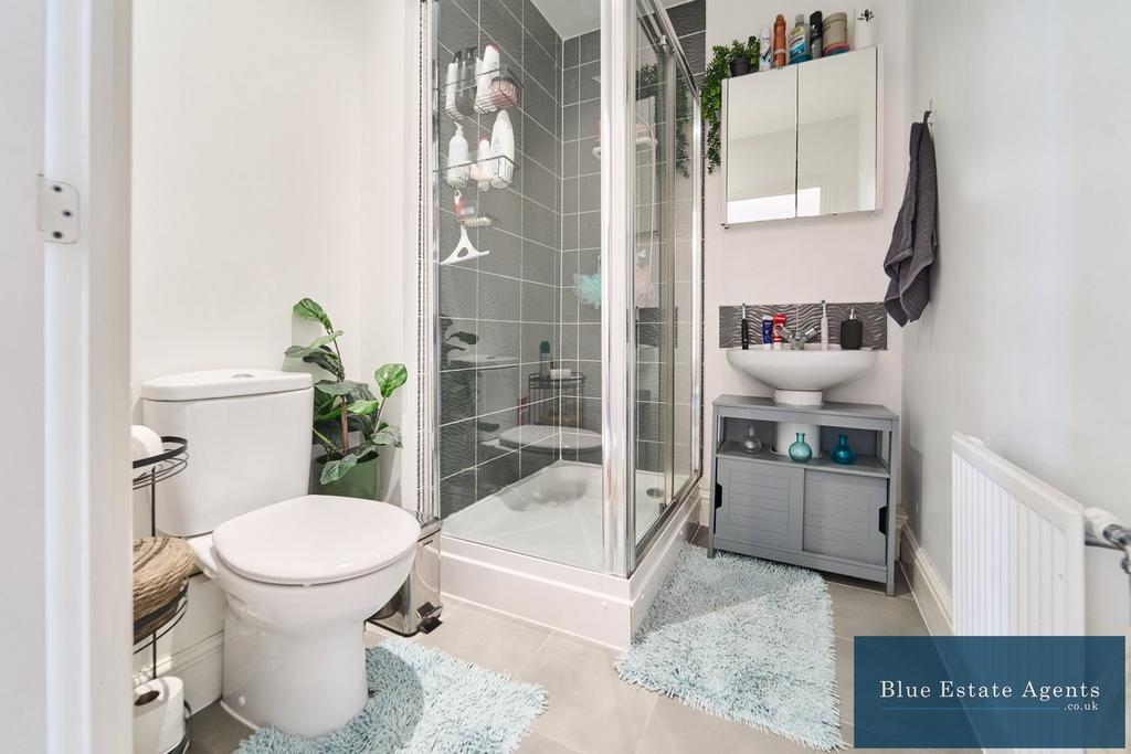 En-Suite Shower Suite
