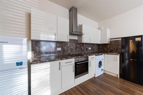 2 bedroom flat to rent, *Professionals* Bothal Street, Byker, Newcastle Upon Tyne