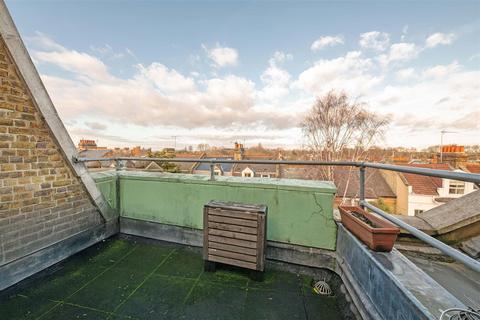 3 bedroom flat to rent, Lower Richmond Road, London