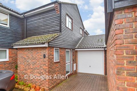 4 bedroom semi-detached house for sale, Cairns Avenue, Woodford Green, Essex
