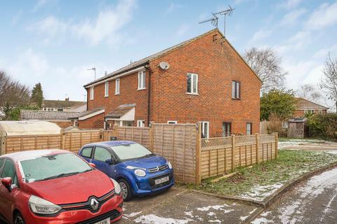 undefined, Salisbury Close, Alton, Hampshire