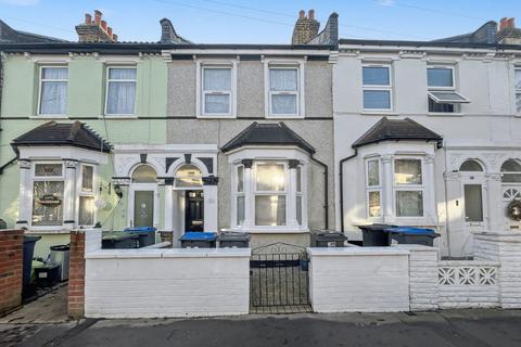 London SE25