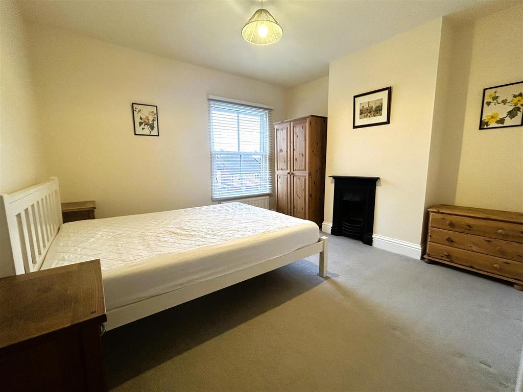 Bed 1.JPG