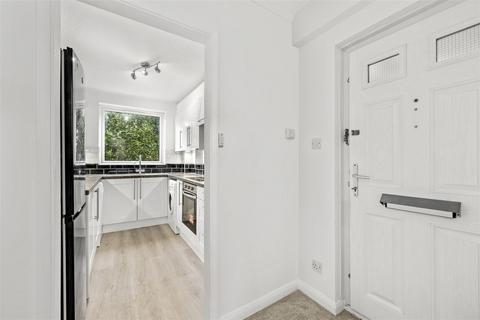 1 bedroom flat to rent, Cedar Court, Epping