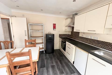 4 bedroom terraced house to rent, Park Crescent Road, Brighton, BN2 3HT