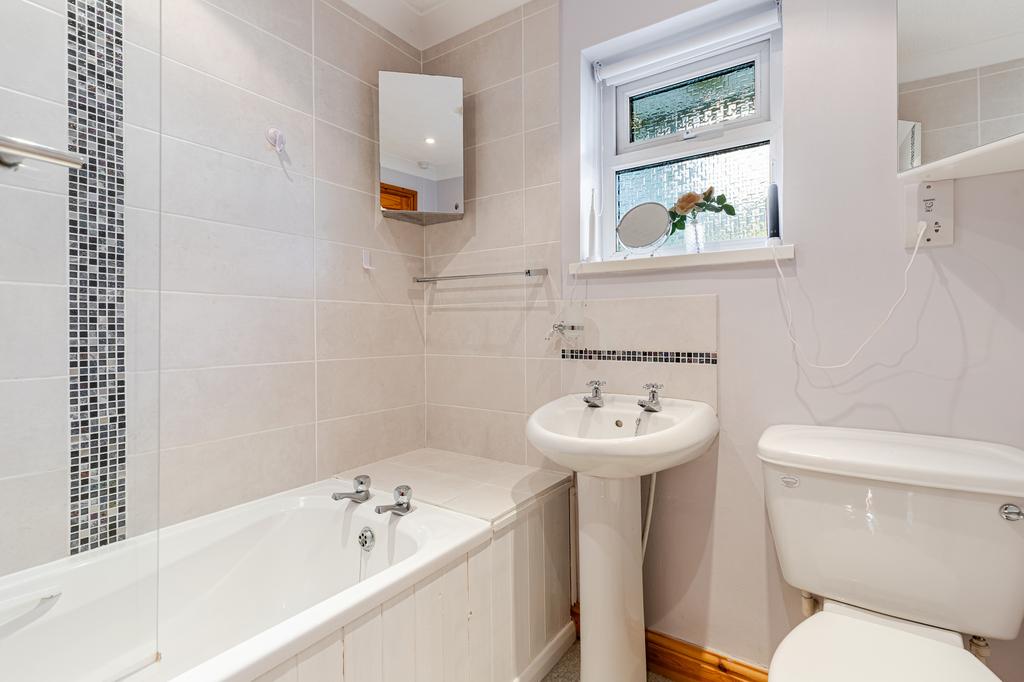 A24 - 3 Ashwood Close, Loddiswell - 260106