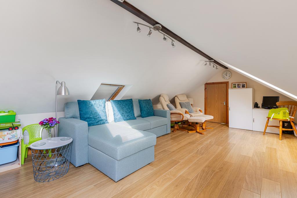 A18 - 3 Ashwood Close, Loddiswell - 260106