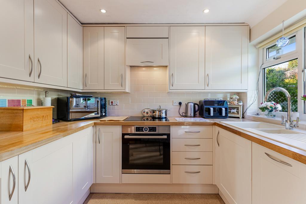 A16 - 3 Ashwood Close, Loddiswell - 260106
