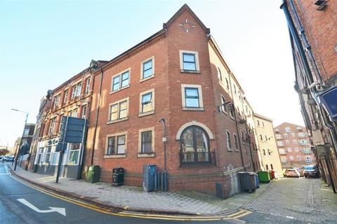 2 bedroom apartment to rent, Riverside Court, Leeds, LS1