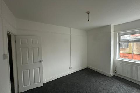 2 bedroom flat to rent, Grace Road, Liverpool L9