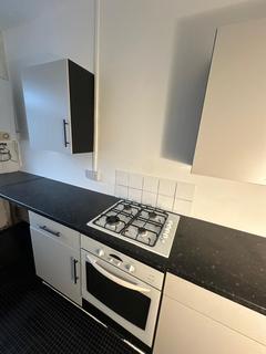 2 bedroom flat to rent, Grace Road, Liverpool L9
