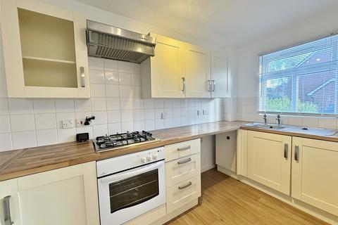 1 bedroom terraced house to rent, Goldfinch Road, Poole, Dorset, BH17