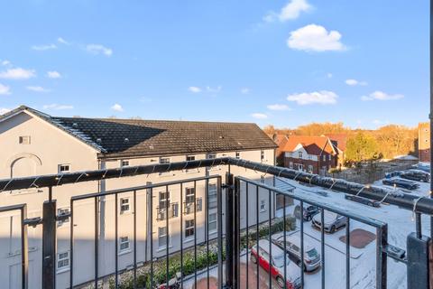 2 bedroom flat to rent, Lulworth Place, Warrington, WA4