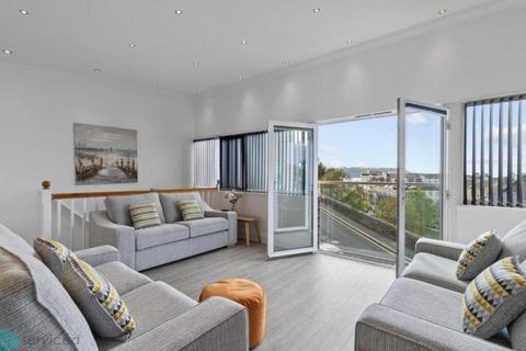4 bedroom house share to rent, 23 Cliff Road