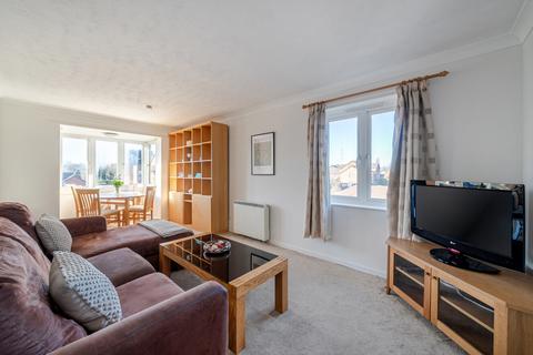 2 bedroom flat for sale, Keats Close, London, SW19