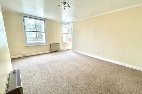 3 bedroom flat to rent, Fore Street, Kingsbridge